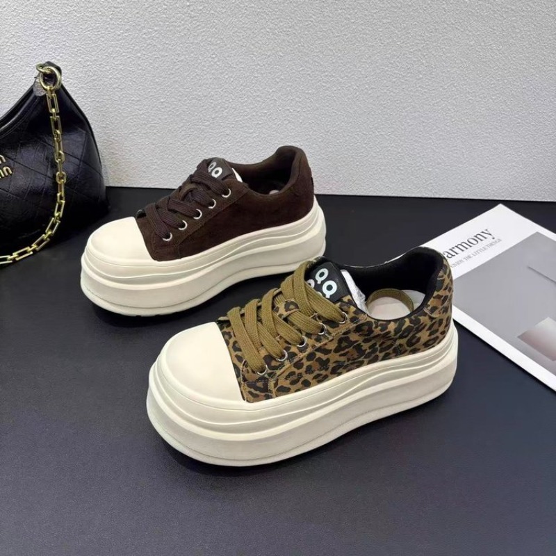 Embroidery Garments - Damskie sneakersy na platformie w panterkę,