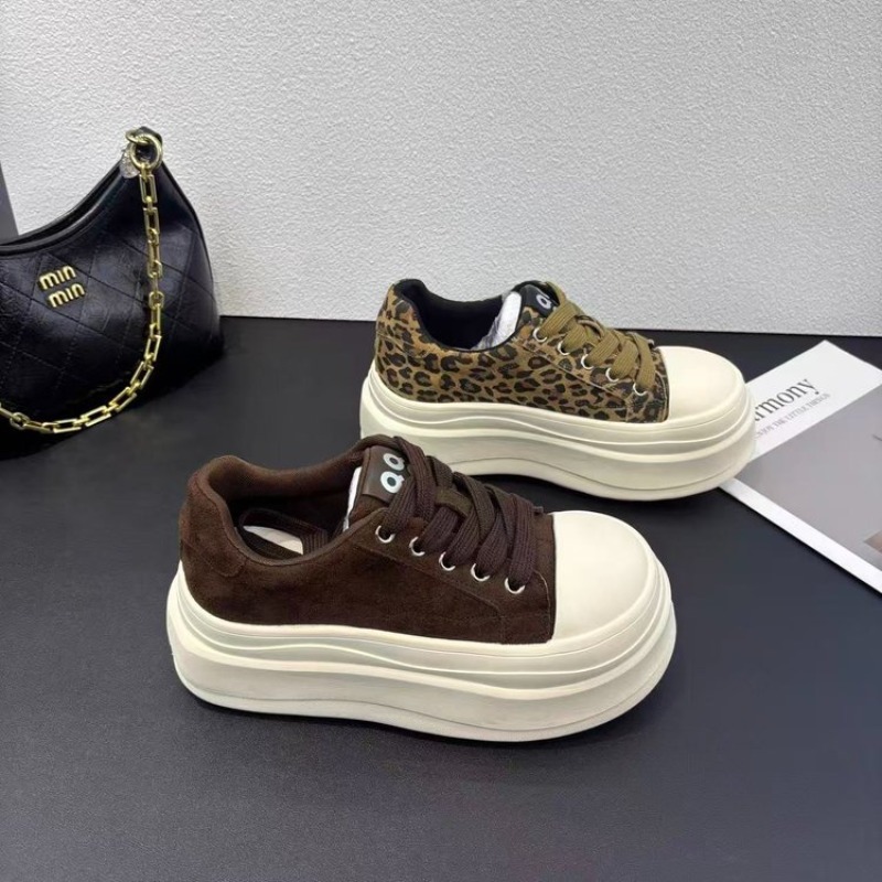 Damskie sneakersy na platformi – Embroidery Garments recenzja i cena